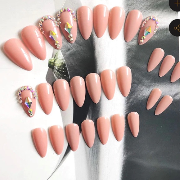 New 24 piece Press On Nails - Picture 3 of 4